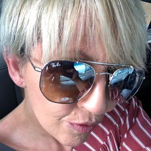 Meet your Posher, Sindy